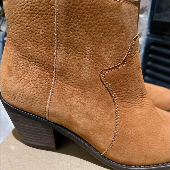 - Lucky Brand Marcos womens 8.5 bootie with box. - Picture 5 of 11